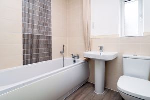 Family Bathroom (2)- click for photo gallery